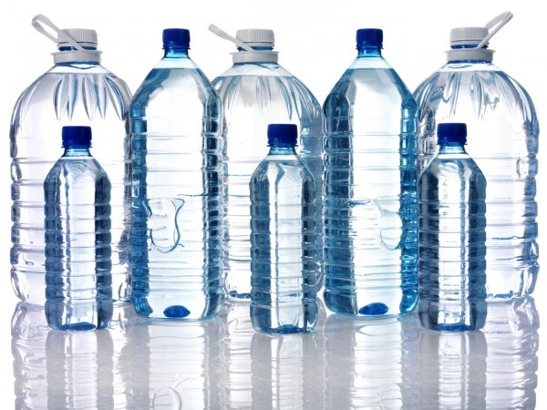 Cách lựa chọn nước tinh khiết đóng chai an toàn cho sức khỏe