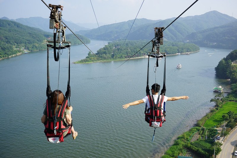 Đi dây cáp Zip Wire 