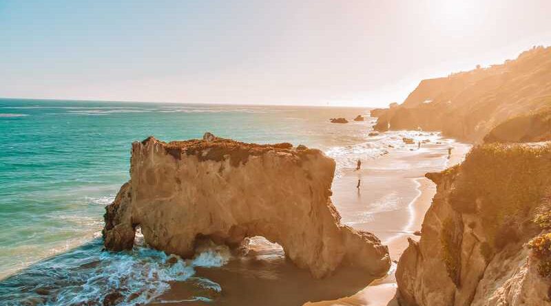 Bãi biển Malibu Beach tại thành phố Los Angeles 